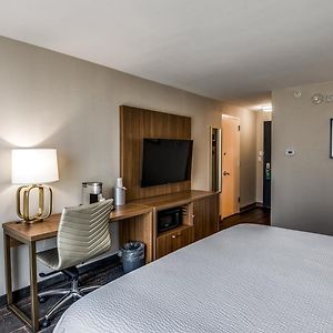 King Room Mobility or hearing accessible